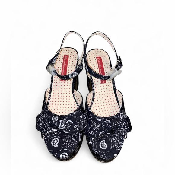 B.A.I.T Black & white paisley print block heel platform sandals 8 New w/o box - Picture 2 of 7